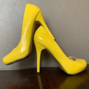 Michael Antonio Love Me Platform Pump ❤︎ Yellow Patent Leather